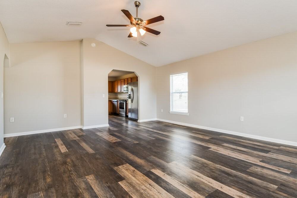 6266 Rolling Tree Ct - Photo 5 of 16