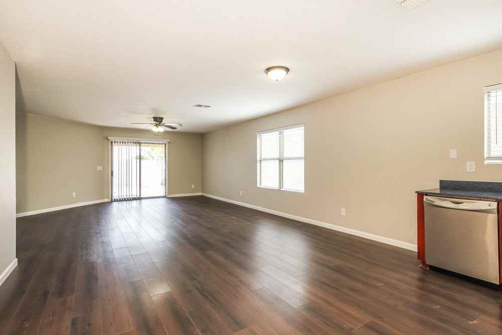 11538 W Scotts Dr - Photo 4 of 16