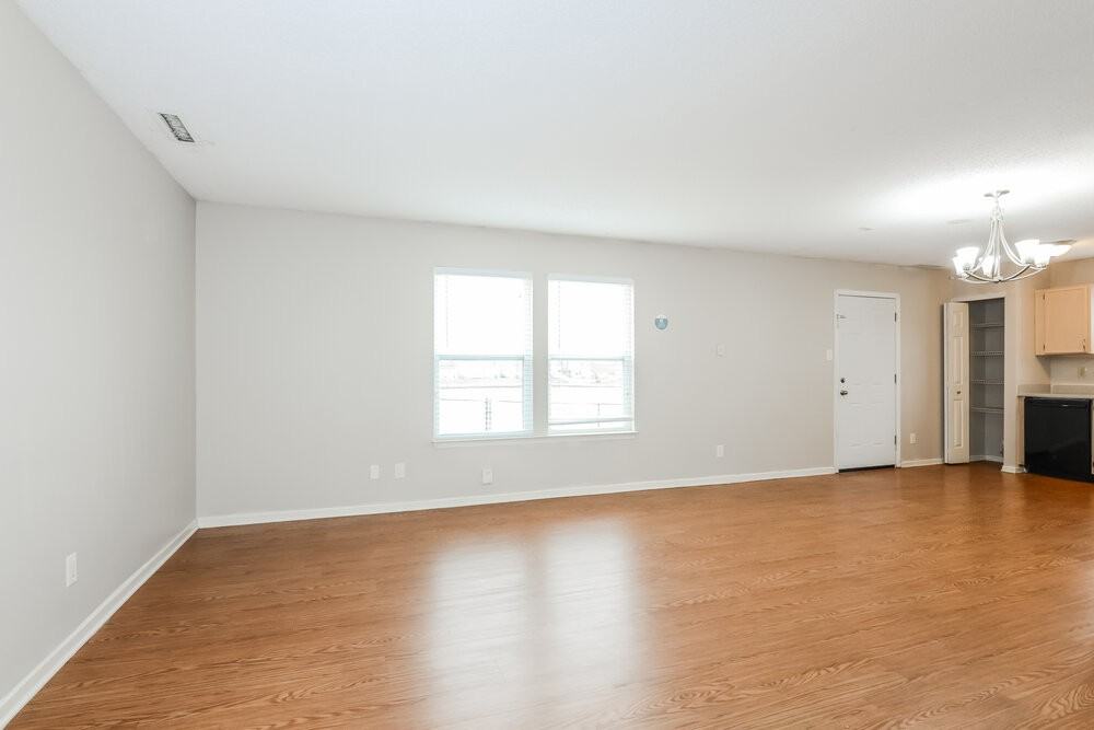 35 Frostwood Ln - Photo 4 of 17