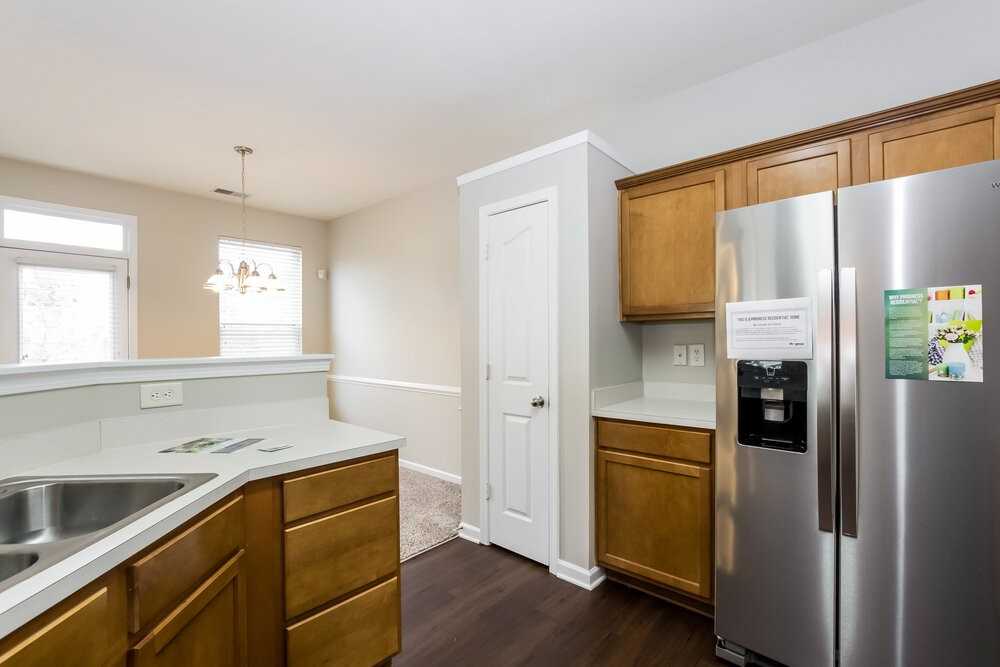 2713 Forest Grove Ct - Photo 6 of 17