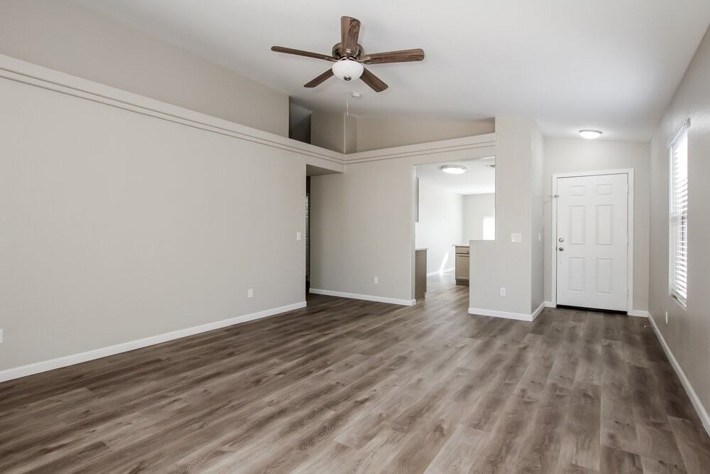 12568 W Saint Moritz Ln - Photo 4 of 16