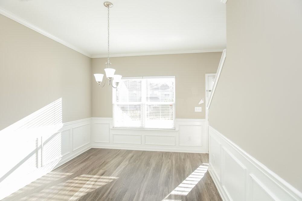 707 Fieldcrest Dr - Photo 5 of 17