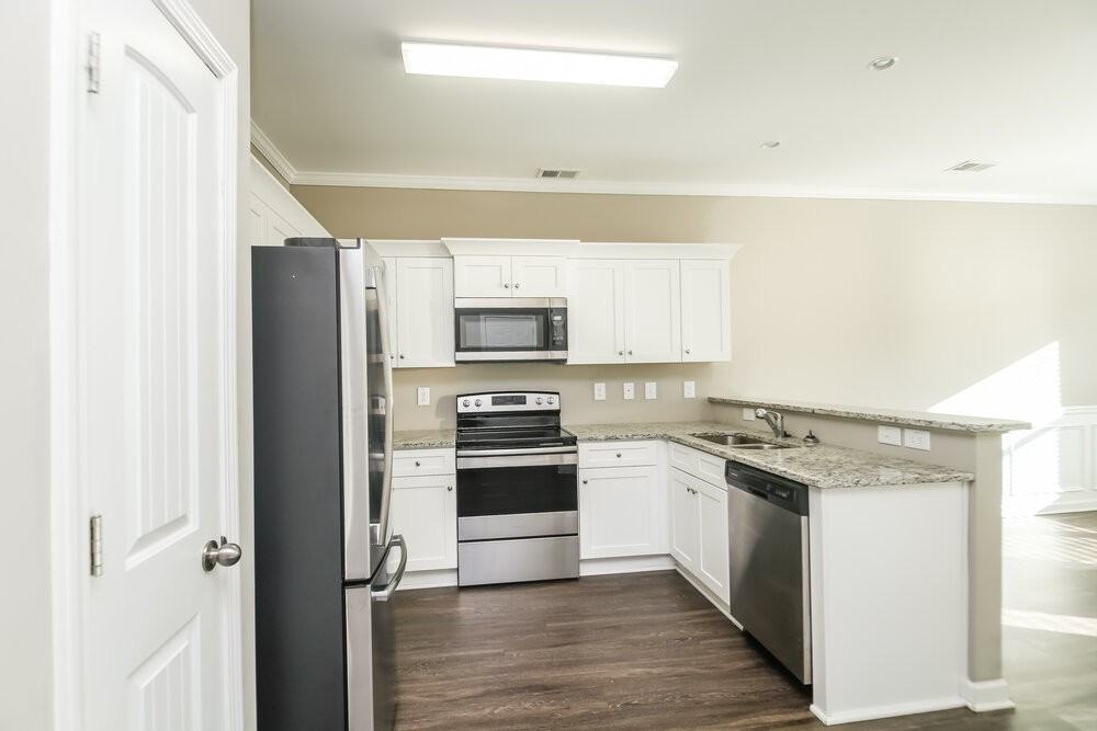 707 Fieldcrest Dr - Photo 7 of 17