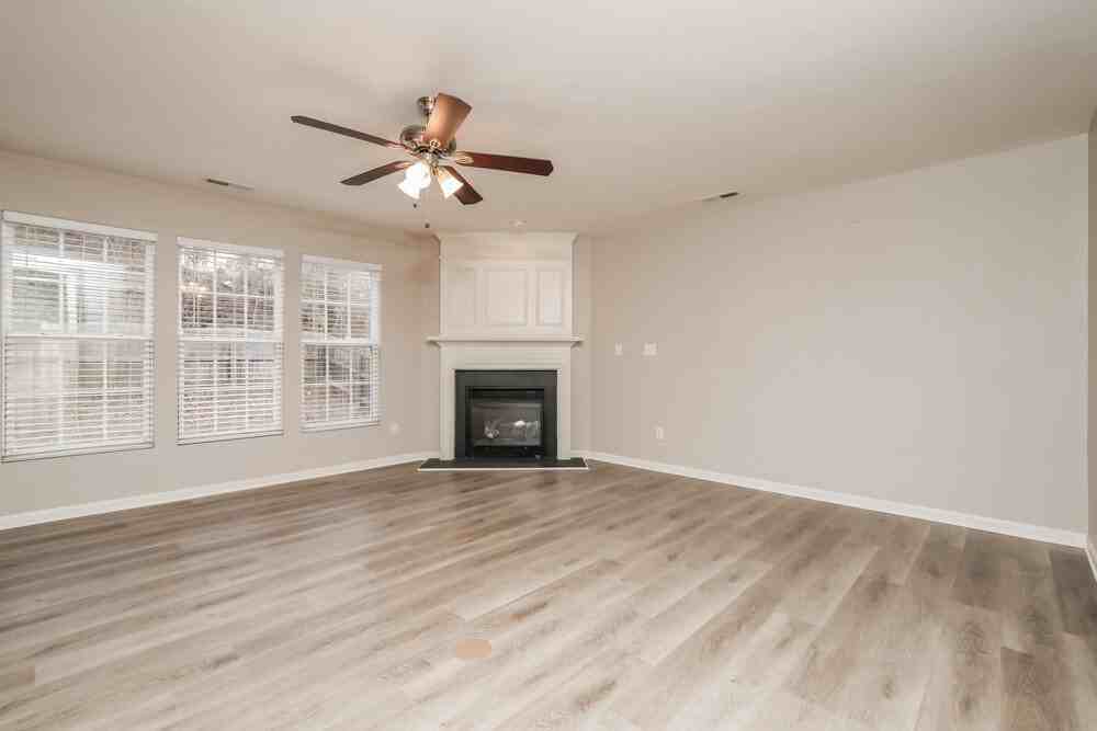 2007 Gushing Dr - Photo 5 of 17