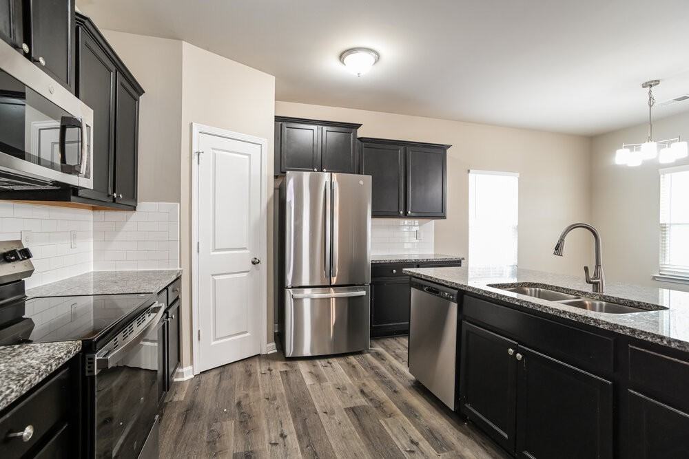 6507 Karenstone Dr - Photo 7 of 17