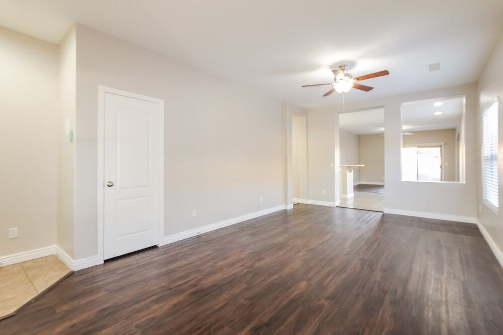 13758 W Port Royale Ln - Photo 4 of 16