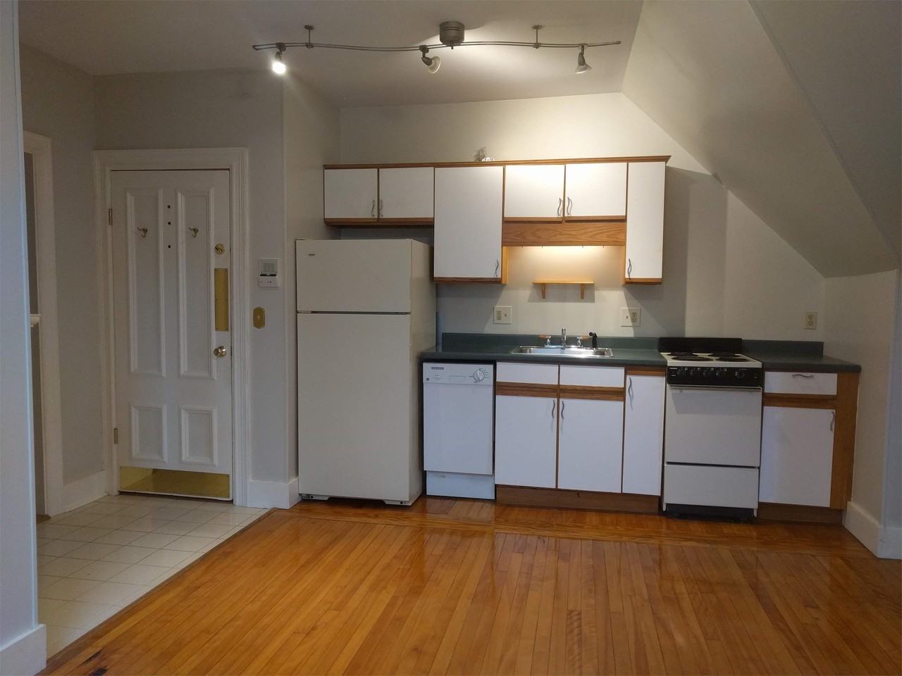 26 Deering St #7 - Photo 3 of 17