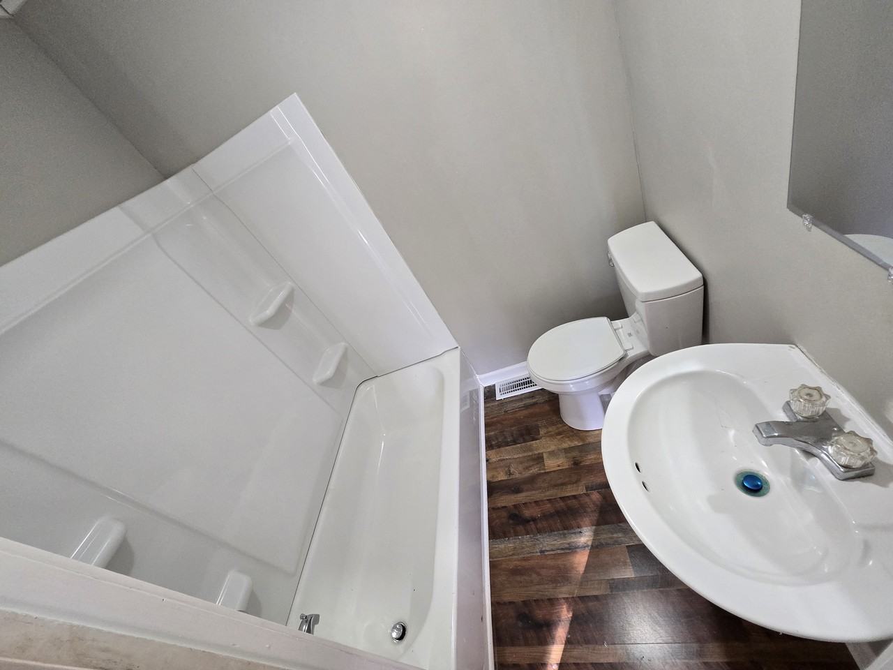 430 Byrd St #1 - Photo 3 of 8