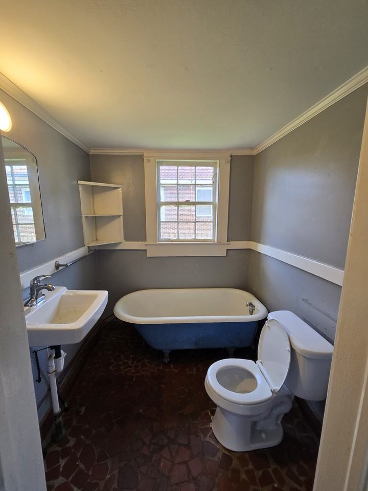 110 Morgan Ave #1 - Photo 2 of 6