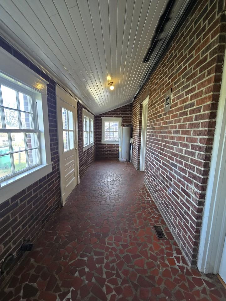 110 Morgan Ave #1 - Photo 3 of 6