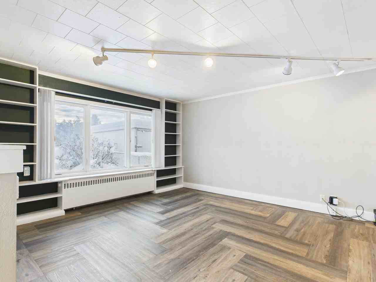 820 Smythe St #1 - Photo 3 of 25