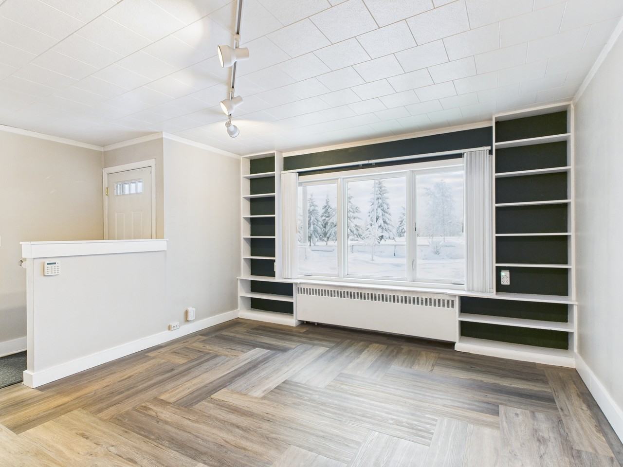 820 Smythe St #1 - Photo 4 of 25