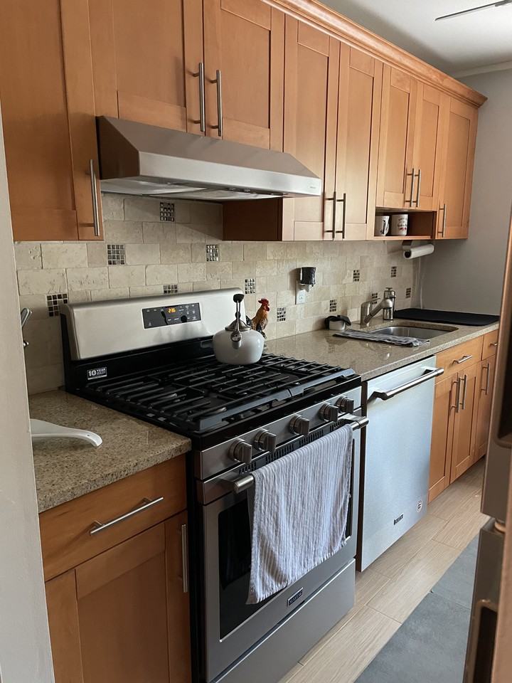 100 Clinton Ave #2N - Photo 6 of 9