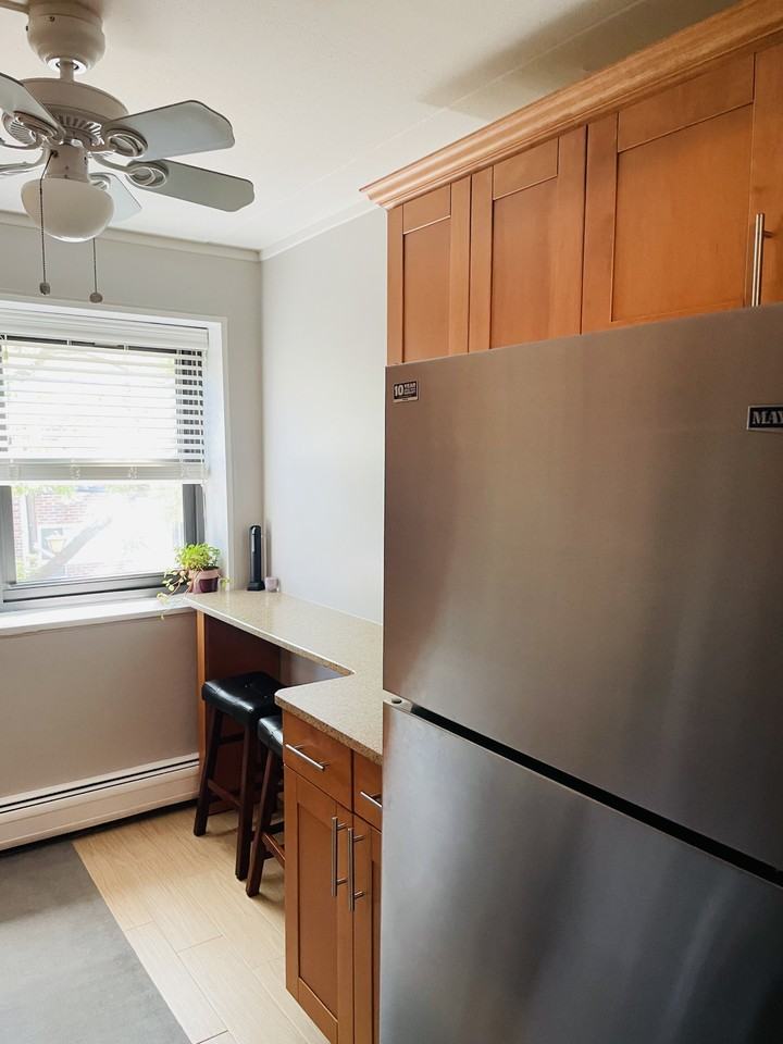 100 Clinton Ave #2N - Photo 7 of 9