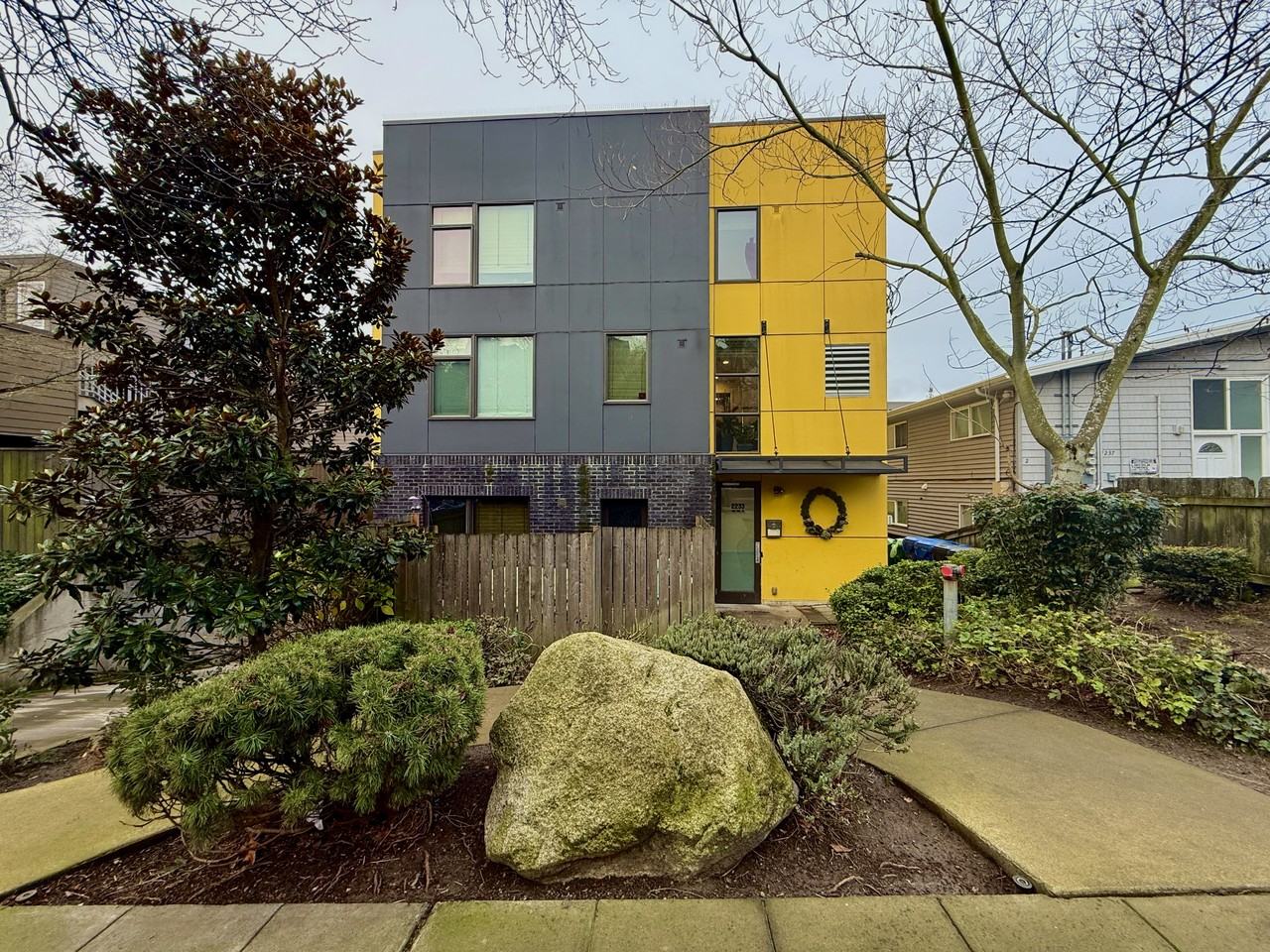 2233 14th Ave W #5 - Photo 3 of 21