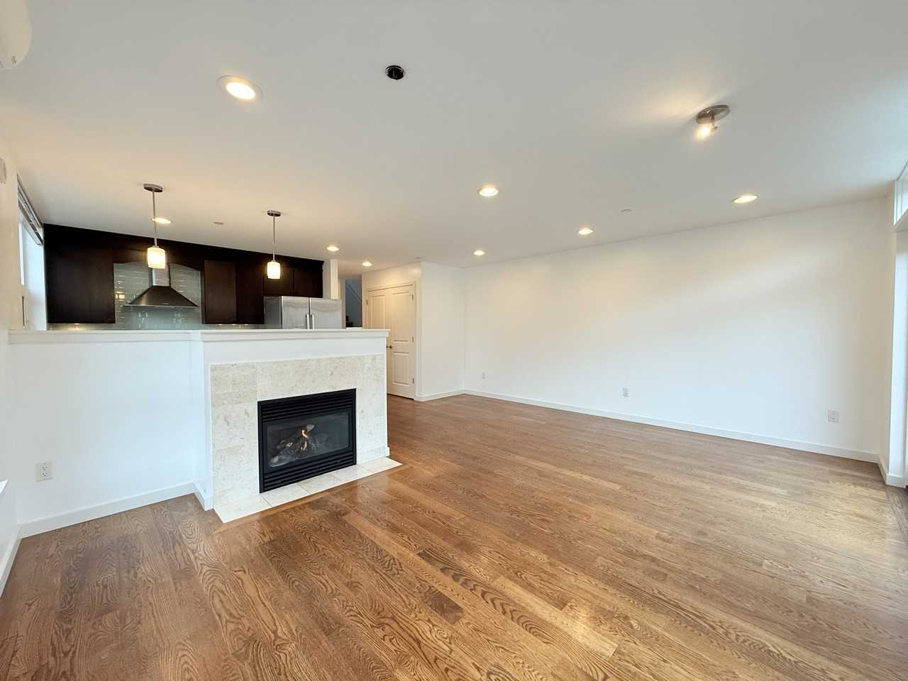 2233 14th Ave W #5 - Photo 6 of 21