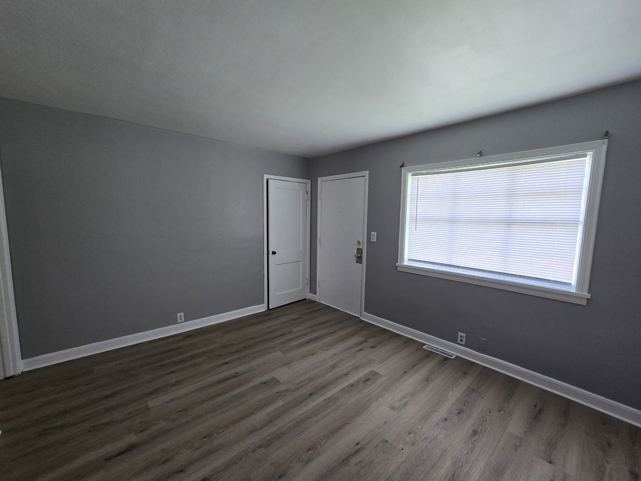 602 Logan Ave #1 - Photo 4 of 19