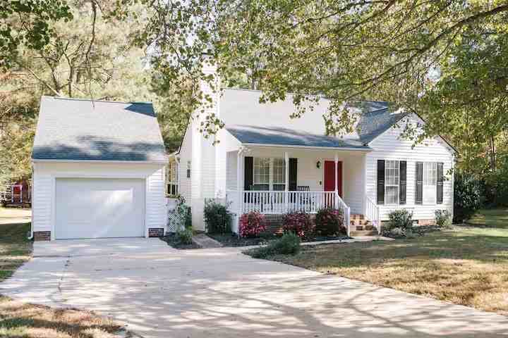 7000 Sandy Pines Dr - Photo 2 of 31