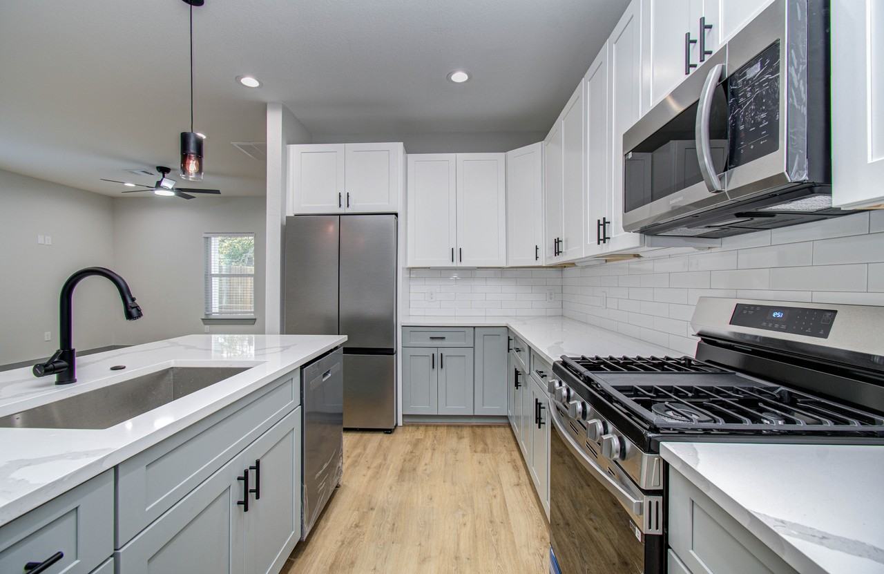 835 S Victory Dr #1 - Photo 5 of 10