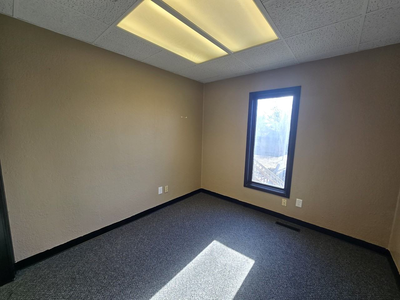 2307 Falls Ave #1 - Photo 4 of 15