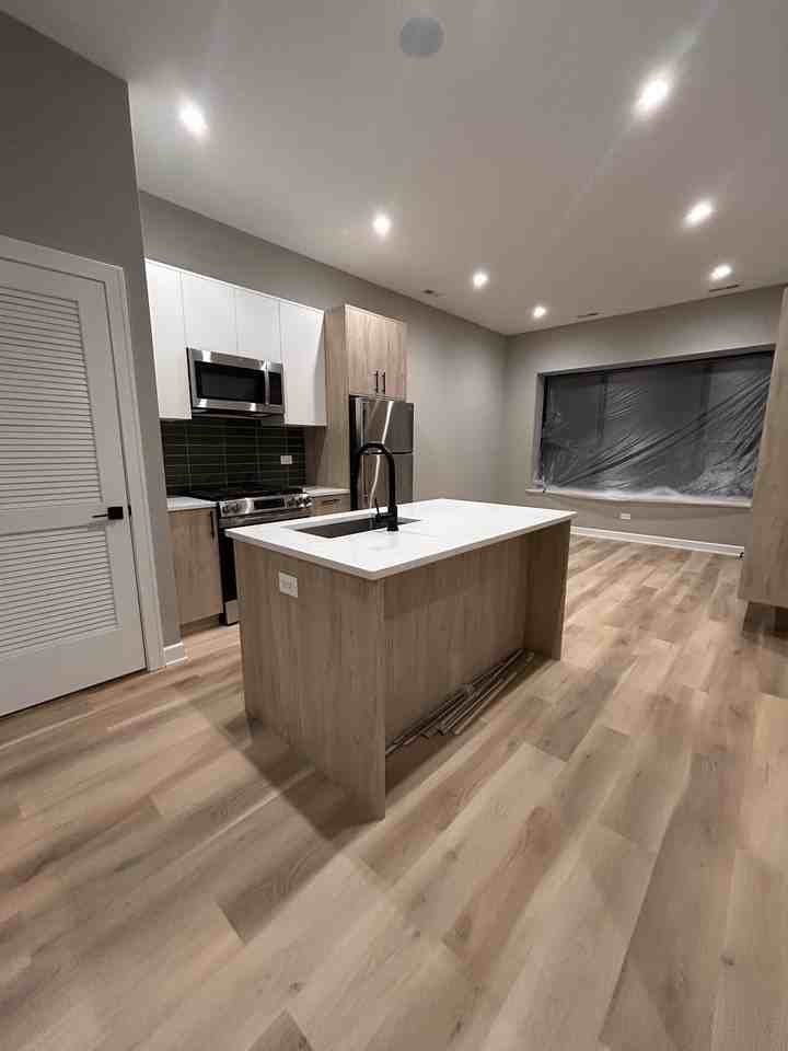 5912 N Nashotah Ave #104