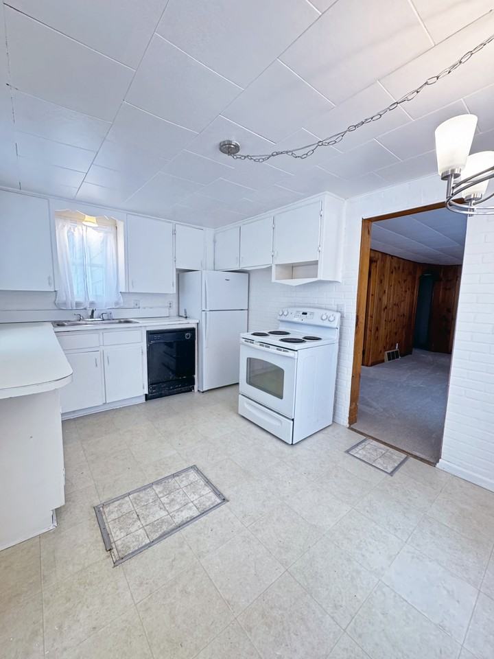 7503 Huron Bay Blvd #1 - Photo 2 of 24