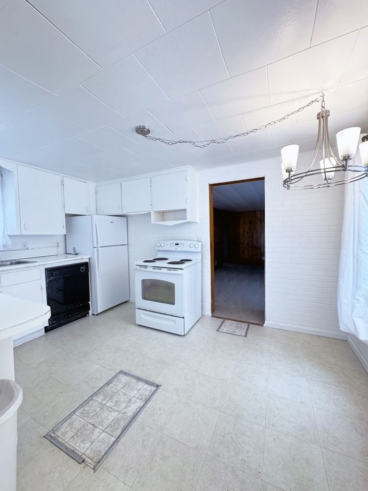 7503 Huron Bay Blvd #1 - Photo 4 of 24