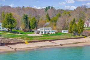 featured image of 7226 Lakeview Dr #2