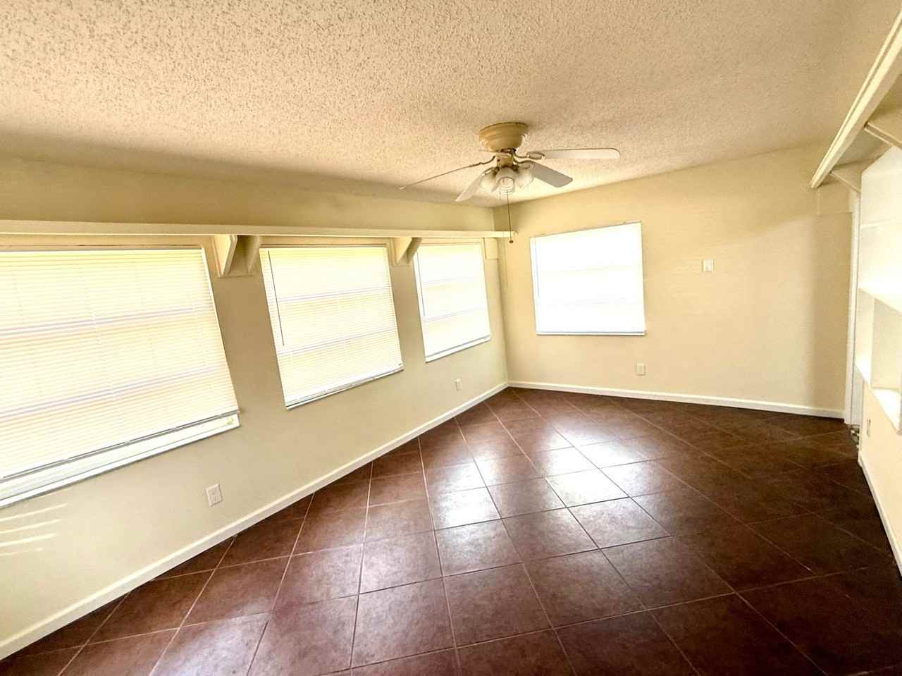 1002 Jeffords St #1 - Photo 6 of 19