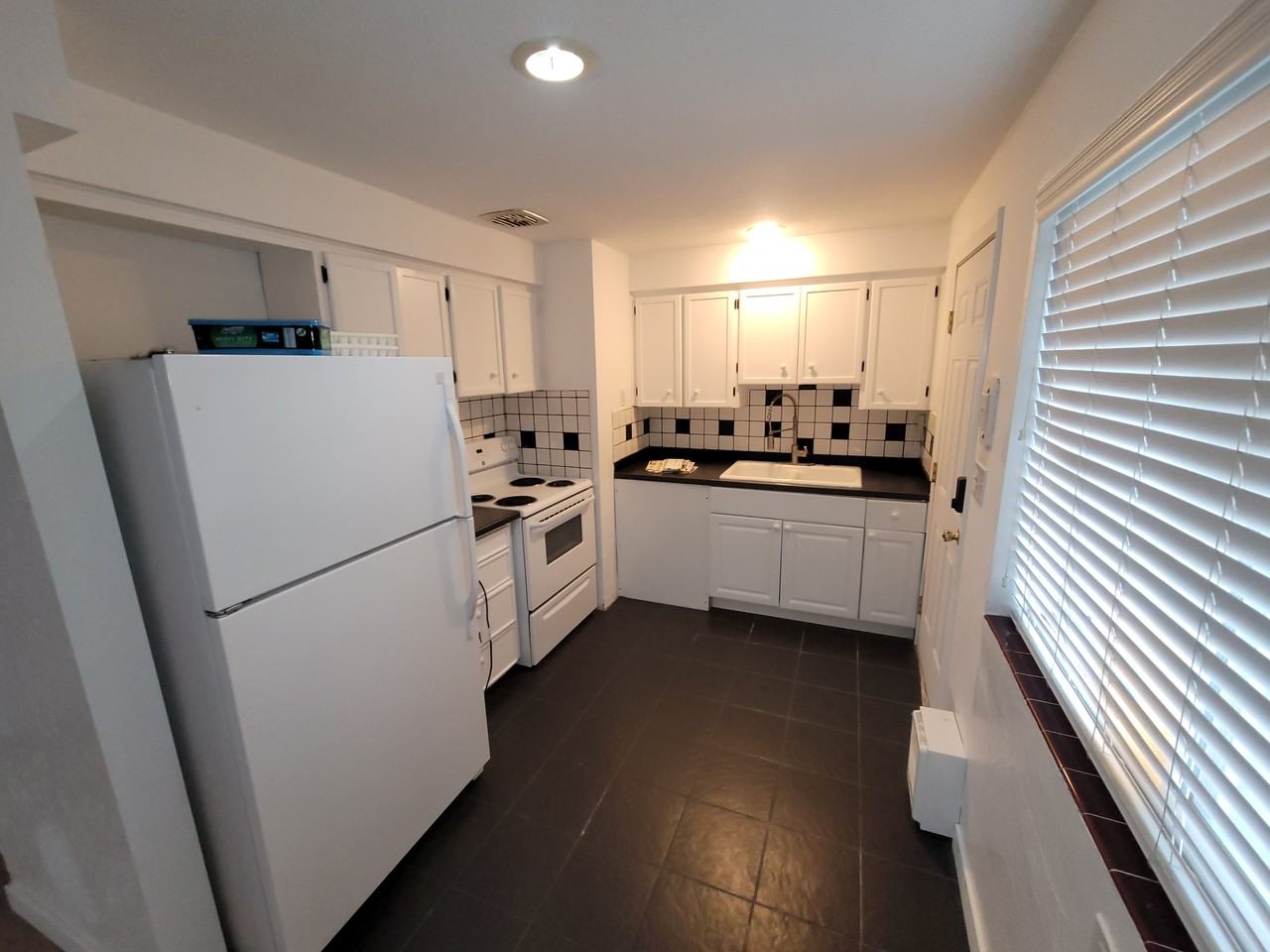 221 N Underwood St #221 - Photo 2 of 6