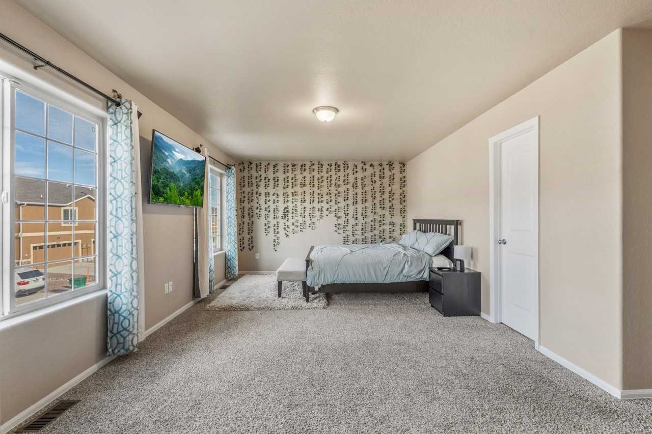 7643 Sand Lake Hts #1 - Photo 6 of 10