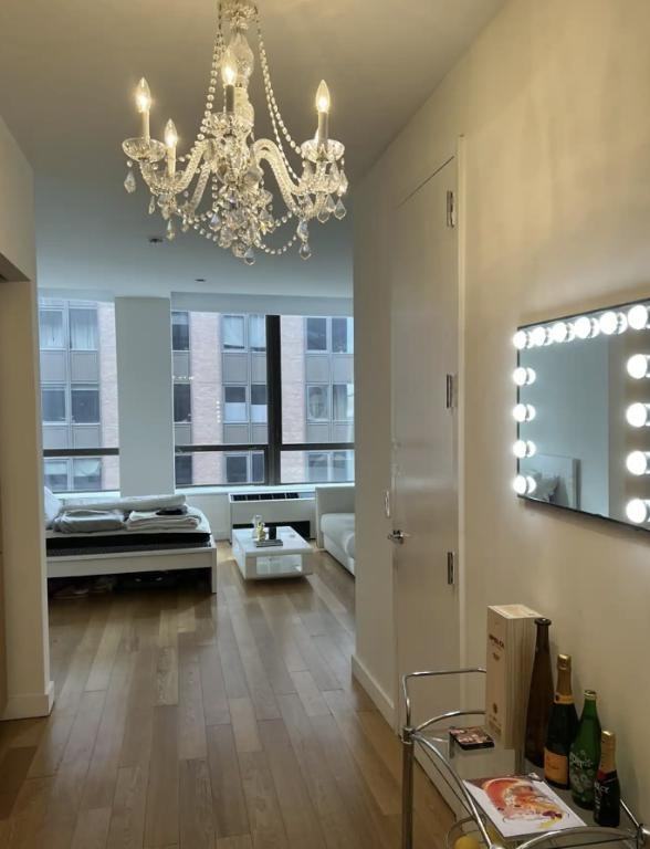 Wall St #1904 - Photo 4 of 15