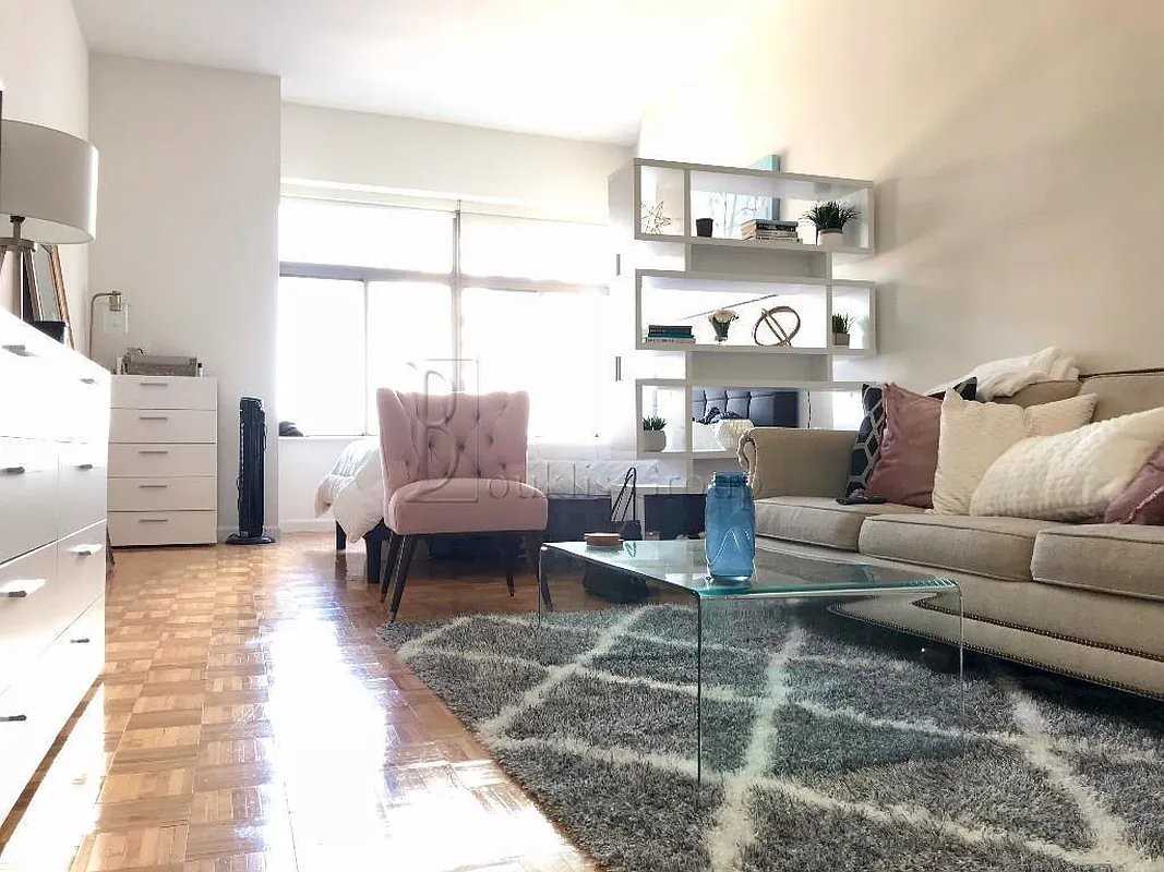 Washington St #4B - Photo 4 of 11