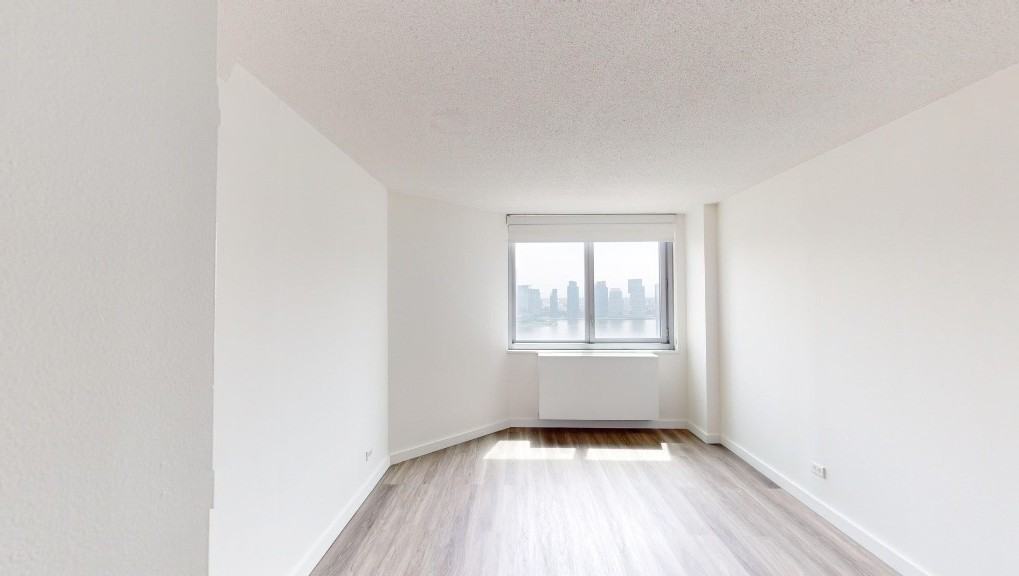 E 34th St #18P - Photo 4 of 11