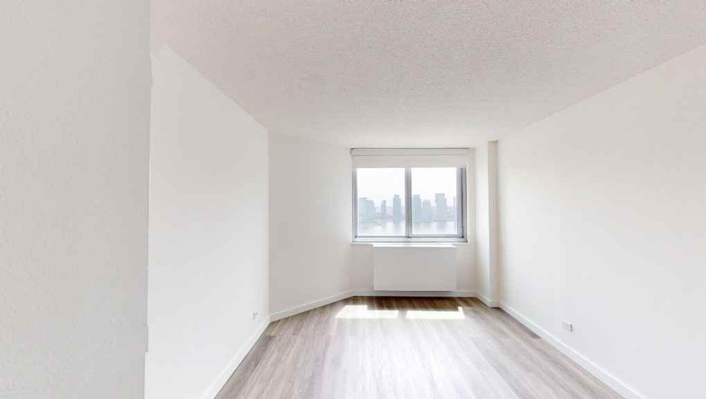 E 34th St #13B - Photo 5 of 13