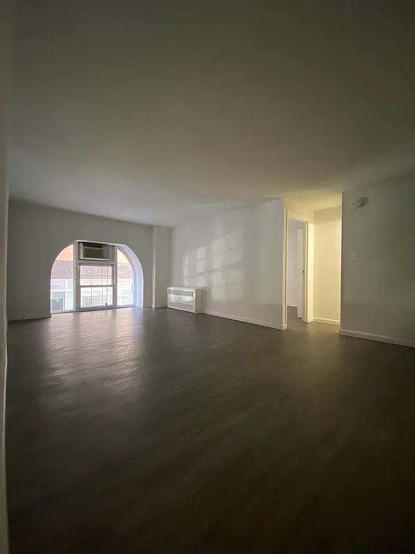 Fulton St #511 - Photo 4 of 9