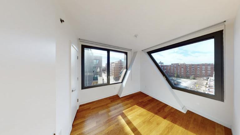 Noll St #944 - Photo 4 of 13