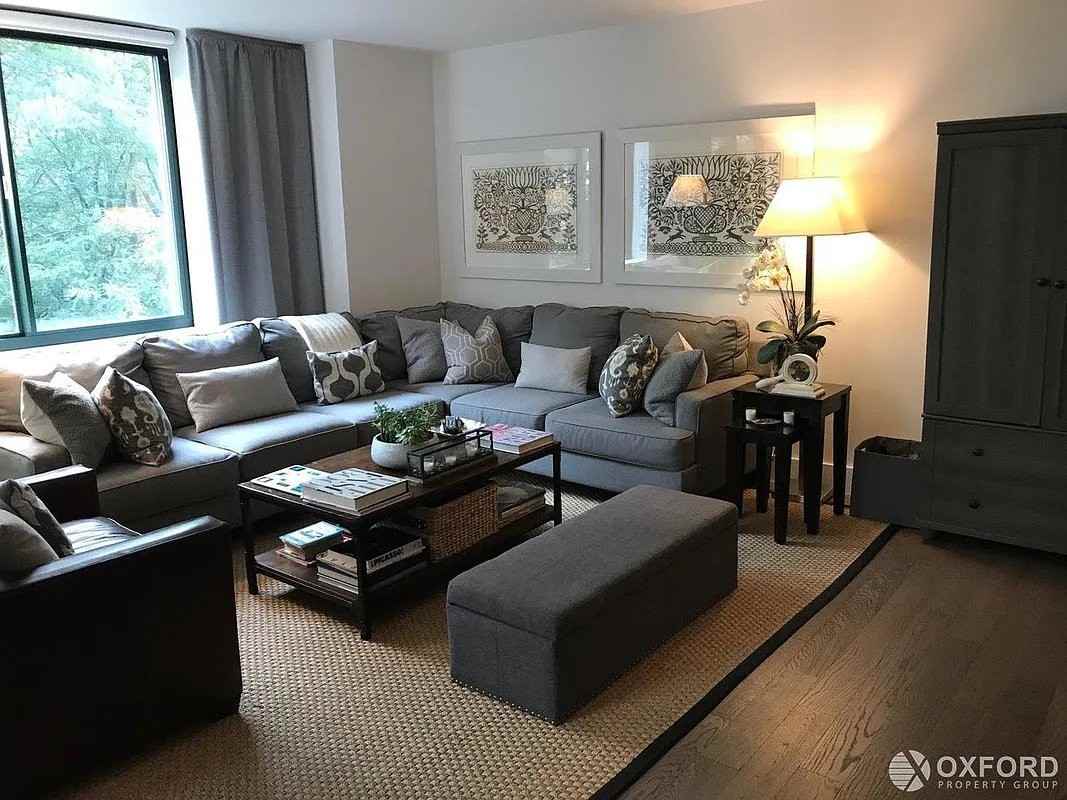 Battery Pl #517 - Photo 3 of 10