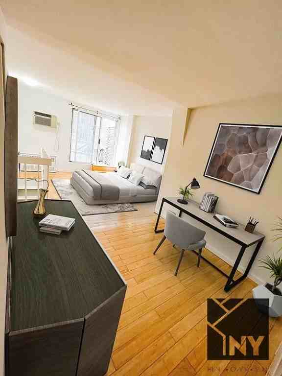 Fulton St #611 - Photo 2 of 11