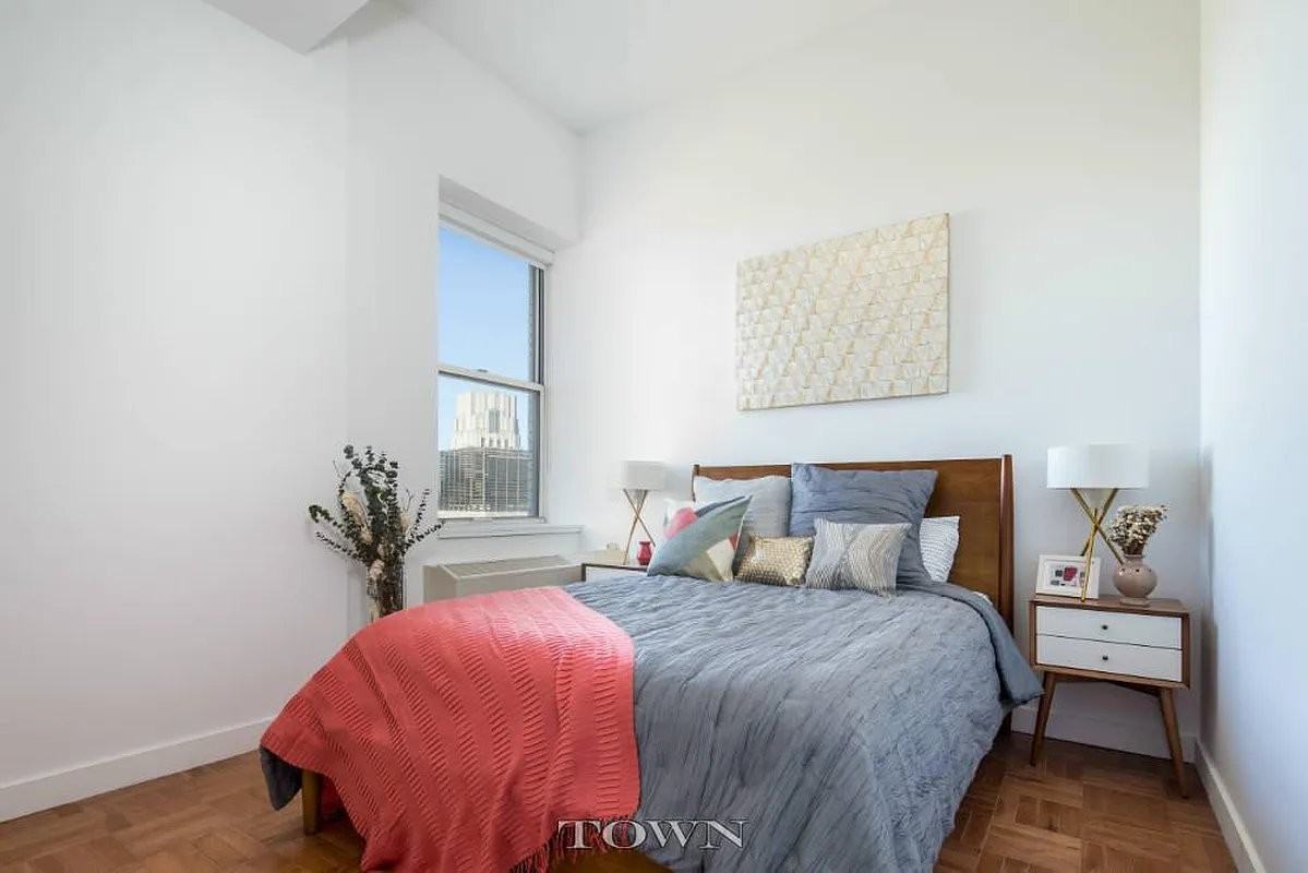 Exchange Pl #1716 - Photo 3 of 11