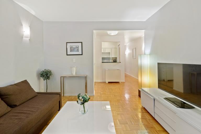 Water St #4F - Photo 3 of 6