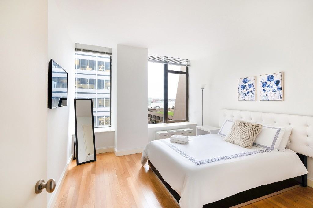 Hanover Sq #13R - Photo 6 of 14