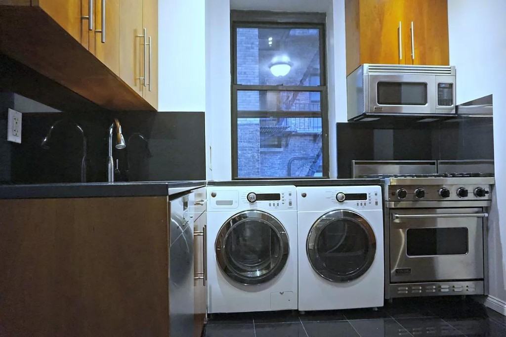 W End Ave #3B - Photo 4 of 9