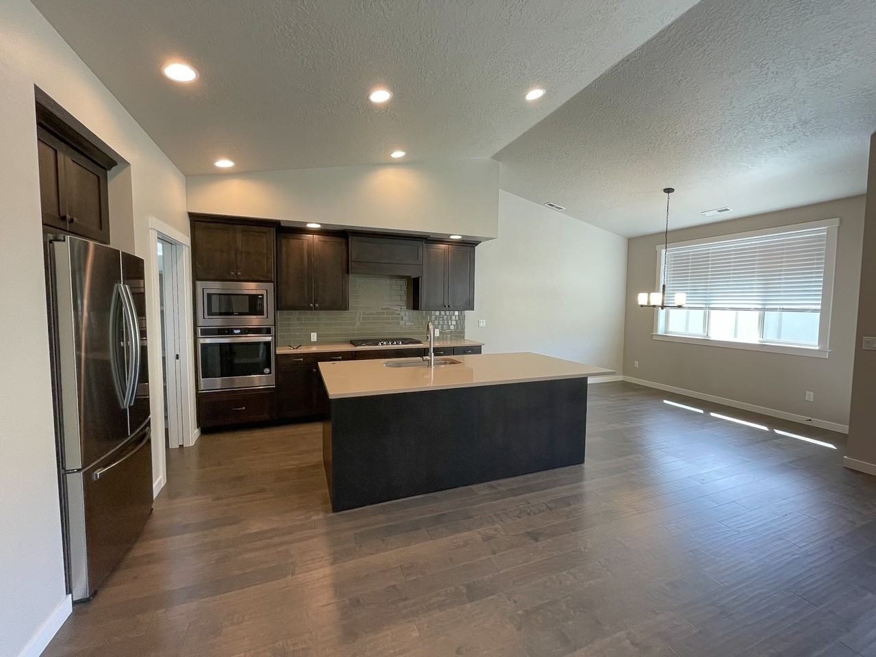 2271 E Mendota Dr #1 - Photo 6 of 27