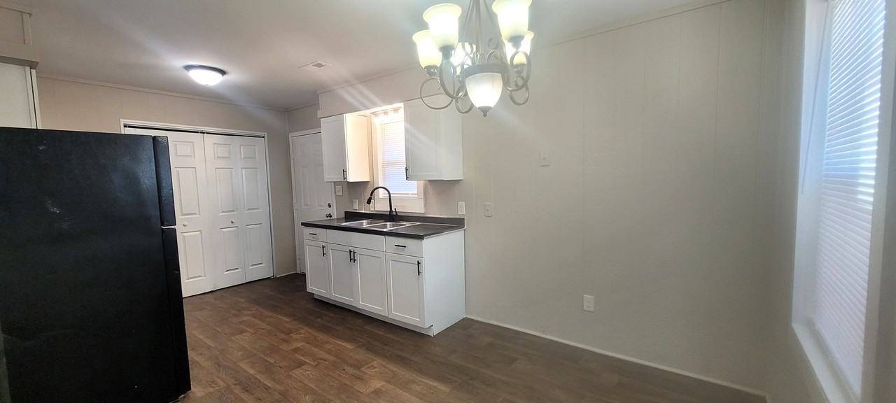 304 4th St #1 - Photo 3 of 13