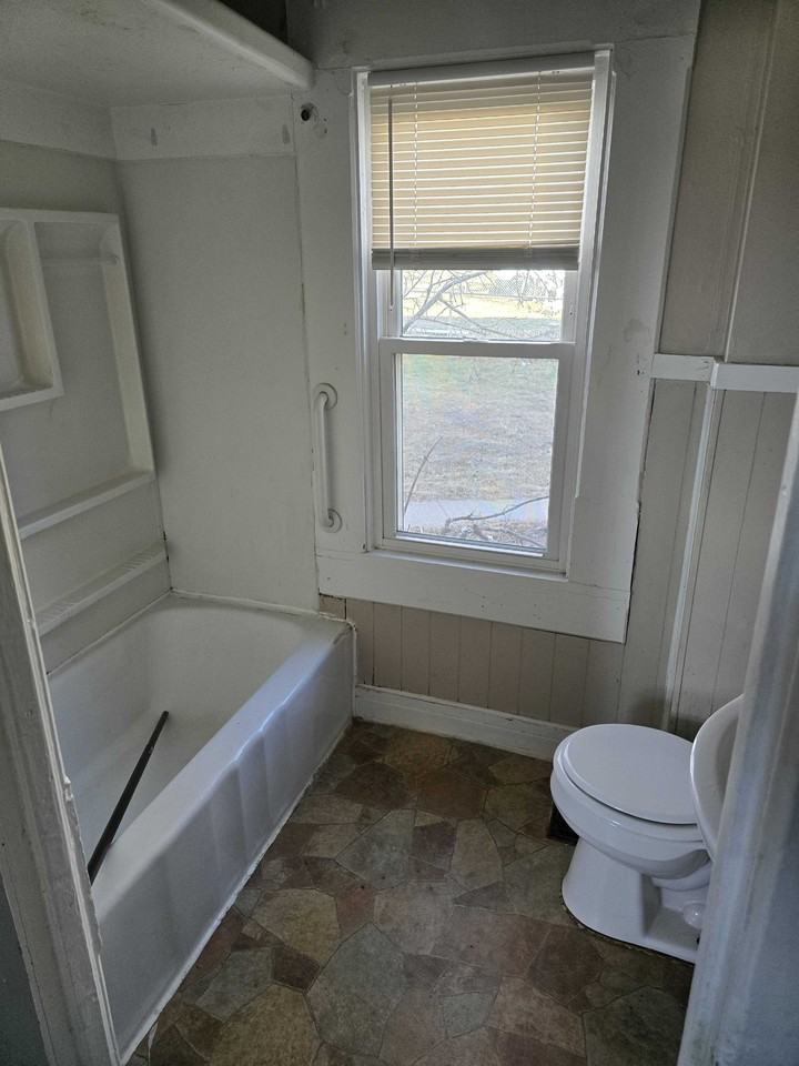 2700 N 2nd St #2 - Photo 3 of 7