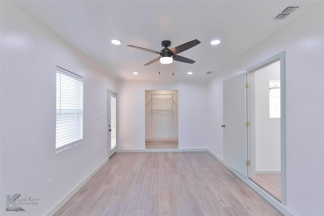 1337 S La Salle Dr #1 - Photo 5 of 10