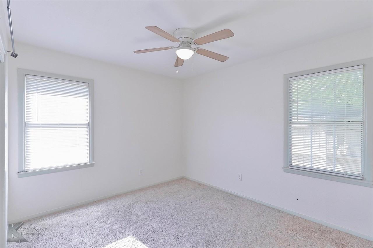 1337 S La Salle Dr #1 - Photo 7 of 10