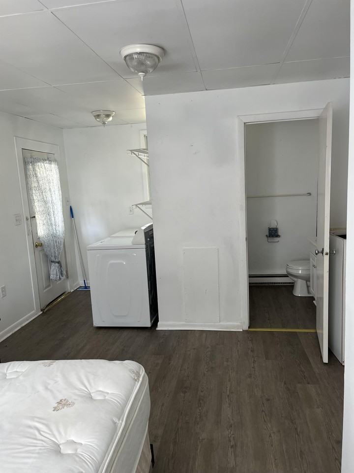 326 W 3rd St #B - Photo 5 of 5