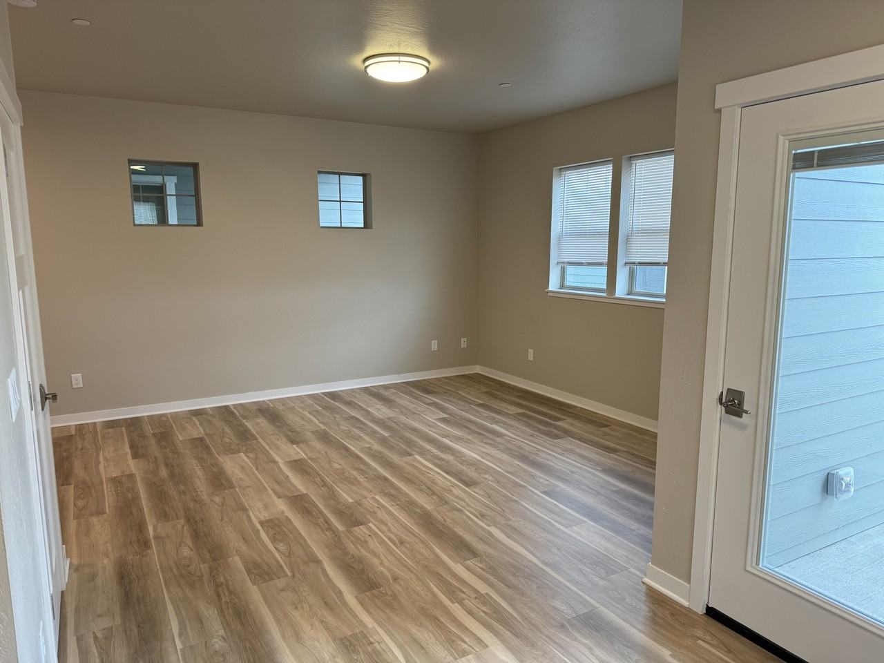 441 Talent AveUnit 27 #27 - Photo 5 of 12